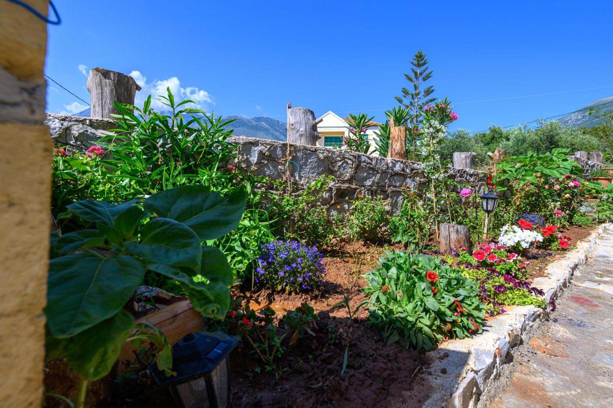 Σελήνη Apartment Kotronion  Bagian luar foto